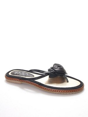 Шлепки Страна производитель: Китай
Полнота обуви: Тип «F» или «Fx»
Вид обуви: Сланцы
Материал верха: Натуральная кожа
Материал подкладки: Натуральная кожа
Стиль: Повседневный
Цвет: Черный
Высота платф