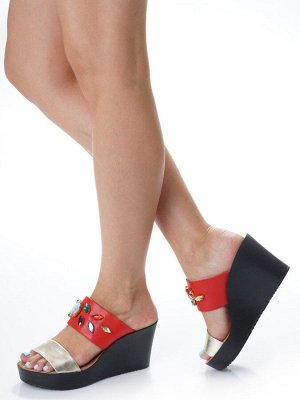 Шлепки Страна производитель: Турция
Размер женской обуви x: 36
Полнота обуви: Тип «F» или «Fx»
Вид обуви: Шлепанцы
Материал верха: Натуральная кожа
Материал подкладки: Искусственная кожа
Стиль: Молоде