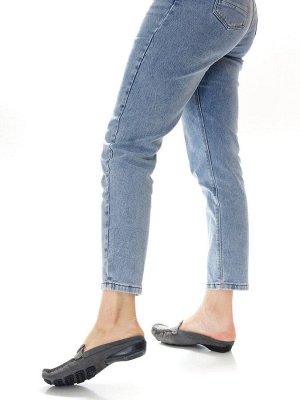 Шлепки Страна производитель: Китай
Полнота обуви: Тип «F» или «Fx»
Материал верха: Нубук
Цвет: Серый
Материал подкладки: Натуральная кожа
Стиль: Повседневный
Форма мыска/носка: Закругленный
Каблук/Под