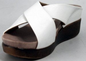 Шлепки Страна производитель: Турция
Размер женской обуви x: 36
Материал верха: Натуральная кожа
Материал подкладки: Натуральная кожа
Цвет: Белый
Размер женской обуви: 36, 37, 38, 39
натуральная кожа
т