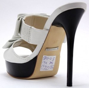 Шлепки Страна производитель: Китай
Вид обуви: Шлепанцы
Размер женской обуви x: 35
Полнота обуви: Тип «F» или «Fx»
Материал верха: Натуральная кожа
Материал подкладки: Натуральная кожа
Стиль: Городской