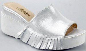 Шлепки Страна производитель: Турция
Вид обуви: Шлепанцы
Размер женской обуви x: 37
Полнота обуви: Тип «F» или «Fx»
Материал верха: Натуральная кожа
Материал подкладки: Натуральная кожа
Стиль: Празднич
