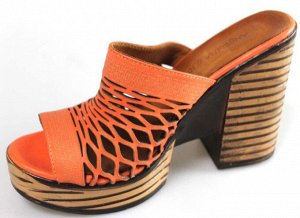 Шлепки Страна производитель: Турция
Полнота обуви: Тип «F» или «Fx»
Материал верха: Натуральная кожа
Цвет: Оранжевый
Материал подкладки: Натуральная кожа
Стиль: Повседневный
Форма мыска/носка: Закругл