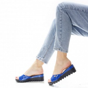 Шлепки Страна производитель: Турция
Вид обуви: Шлепанцы
Размер женской обуви x: 36
Полнота обуви: Тип «F» или «Fx»
Материал верха: Лаковая кожа натуральная
Материал подкладки: Натуральная кожа
Стиль: 
