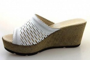 Шлепки Страна производитель: Турция
Полнота обуви: Тип «F» или «Fx»
Материал верха: Натуральная кожа
Цвет: Белый
Материал подкладки: Натуральная кожа
Стиль: Городской
Форма мыска/носка: Закругленный
К