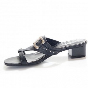Шлепки Страна производитель: Китай
Вид обуви: Шлепанцы
Размер женской обуви x: 35
Полнота обуви: Тип «F» или «Fx»
Материал верха: Натуральная кожа
Материал подкладки: Натуральная кожа
Тип носка: Откры