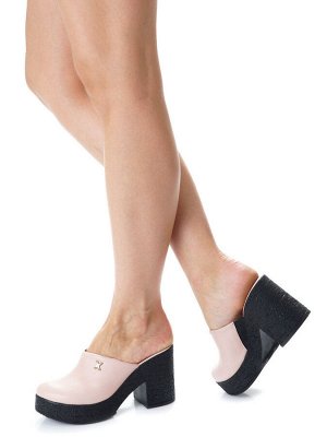 Шлепки Страна производитель: Турция
Полнота обуви: Тип «F» или «Fx»
Материал верха: Натуральная кожа
Цвет: Розовый
Материал подкладки: Натуральная кожа
Стиль: Городской
Форма мыска/носка: Закругленный