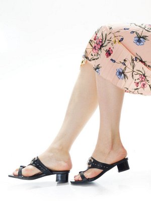 Шлепки Страна производитель: Китай
Размер женской обуви x: 35
Полнота обуви: Тип «F» или «Fx»
Материал верха: Натуральная кожа
Материал подкладки: Натуральная кожа
Тип носка: Открытый
Цвет: Черный
Сти