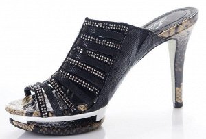 Шлепки Страна производитель: Китай
Вид обуви: Шлепанцы
Размер женской обуви x: 35
Полнота обуви: Тип «F» или «Fx»
Материал верха: Натуральная кожа
Материал подкладки: Натуральная кожа
Стиль: Молодежны