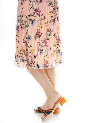 Шлепки Страна производитель: Турция
Вид обуви: Сабо
Размер женской обуви x: 36
Полнота обуви: Тип «F» или «Fx»
Материал верха: Лаковая кожа натуральная
Материал подкладки: Натуральная кожа
Стиль: Горо