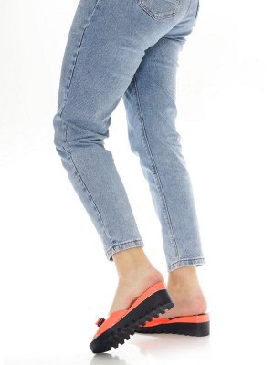 Шлепки Страна производитель: Турция
Размер женской обуви x: 38
Полнота обуви: Тип «F» или «Fx»
Вид обуви: Шлепанцы
Материал верха: Лаковая кожа натуральная
Материал подкладки: Натуральная кожа
Стиль: 