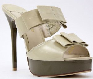 Шлепки Страна производитель: Китай
Размер женской обуви x: 35
Полнота обуви: Тип «F» или «Fx»
Материал верха: Натуральная кожа
Материал подкладки: Натуральная кожа
Стиль: Городской
Цвет: Бежевый
Каблу