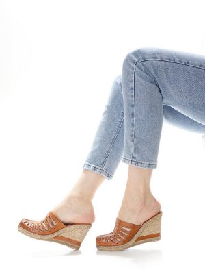 Шлепки Страна производитель: Турция
Вид обуви: Сабо
Размер женской обуви x: 36
Полнота обуви: Тип «F» или «Fx»
Материал верха: Натуральная кожа
Материал подкладки: Натуральная кожа
Каблук/Подошва: Каб