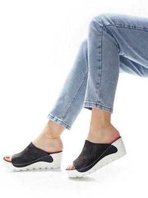 Шлепки Страна производитель: Турция
Вид обуви: Шлепанцы
Размер женской обуви x: 36
Полнота обуви: Тип «F» или «Fx»
Материал верха: Натуральная кожа
Стиль: Городской
Цвет: Черный
Каблук/Подошва: Танкет