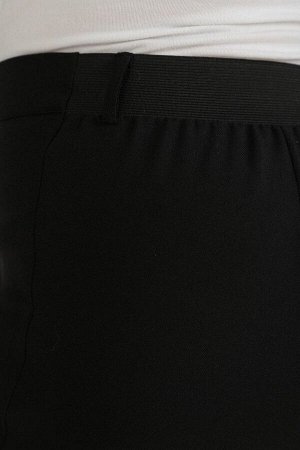 Костюм Костюм SandyNA 13714 полоска+черный 
Состав ткани:
Рост: 170 см.

Комплект состоит из блузки и брюк. Блузка полуприлегающего силуэта с цельнокроеным покроем рукава. Перед блузки с декоративной
