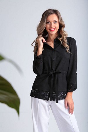 Блуза Блуза SandyNA 13703 чёрный 
Состав ткани: ПЭ-25%; Спандекс-5%; Лён-70%; 
Рост: 170 см.

Блуза полуприлегающего силуэта, застегивающийся на петли и пуговицы спереди.  Горловина обрботана втачным