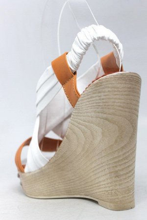 Босоножки Страна производитель: Турция
Вид обуви: Босоножки
Полнота обуви: Тип «F» или «Fx»
Материал верха: Натуральная кожа
Каблук/Подошва: Танкетка
Высота каблука (см): 11,5
Высота платформы: 2.5 см