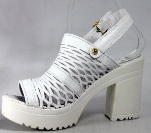 Босоножки Страна производитель: Турция
Размер женской обуви: 36, 38, 39
натуральная кожа
стелька - натуральная кожа
в размер 
платформа 3 см
каблук 9, 5 см