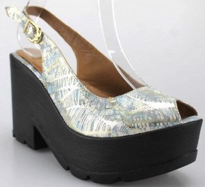Босоножки Страна производитель: Турция
Вид обуви: Босоножки
Размер женской обуви x: 36
Полнота обуви: Тип «F» или «Fx»
Материал верха: Нубук
Материал подкладки: Натуральная кожа
Каблук/Подошва: Платфо