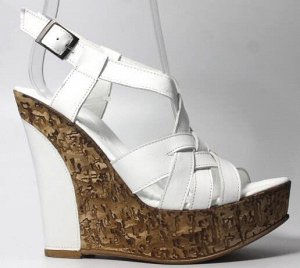 Босоножки Страна производитель: Турция
Вид обуви: Босоножки
Размер женской обуви x: 36
Полнота обуви: Тип «F» или «Fx»
Материал верха: Натуральная кожа
Каблук/Подошва: Платформа
Высота каблука (см): 1