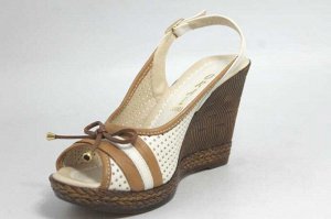 Босоножки Страна производитель: Турция
Вид обуви: Босоножки
Размер женской обуви x: 37
Полнота обуви: Тип «F» или «Fx»
Материал верха: Натуральная кожа
Каблук/Подошва: Танкетка
Высота каблука (см): 10