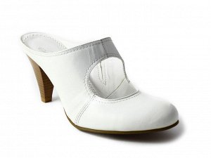 Шлепки Страна производитель: Турция
Размер женской обуви x: 36
Полнота обуви: Тип «F» или «Fx»
Вид обуви: Сабо/Клоги
Материал верха: Натуральная кожа
Каблук/Подошва: Каблук
Высота каблука (см): 7
Тип 