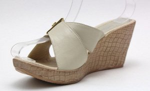 Шлепки Страна производитель: Турция
Полнота обуви: Тип «F» или «Fx»
Материал верха: Натуральная кожа
Материал подкладки: Натуральная кожа
Стиль: Городской
Каблук/Подошва: Танкетка
Высота каблука (см):