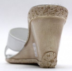 Шлепки Страна производитель: Турция
Полнота обуви: Тип «F» или «Fx»
Материал верха: Натуральная кожа
Материал подкладки: Натуральная кожа
Стиль: Городской
Форма мыска/носка: Закругленный
Вид обуви: Мю