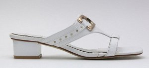 Шлепки Страна производитель: Китай
Размер женской обуви x: 35
Полнота обуви: Тип «F» или «Fx»
Материал верха: Натуральная кожа
Материал подкладки: Натуральная кожа
Каблук/Подошва: Каблук
Высота каблук