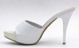 Шлепки Страна производитель: Китай
Размер женской обуви x: 35
Полнота обуви: Тип «F» или «Fx»
Материал верха: Натуральная кожа
Материал подкладки: Натуральная кожа
Стиль: Романтический
Цвет: Белый
Каб