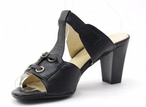 Шлепки Страна производитель: Китай
Вид обуви: Шлепанцы
Полнота обуви: Тип «F» или «Fx»
Материал верха: Натуральная кожа
Стиль: Городской
Цвет: Черный
Каблук/Подошва: Каблук
Размер женской обуви: 36, 3