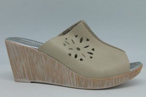 Шлепки Страна производитель: Китай
Вид обуви: Мюли
Размер женской обуви x: 36
Полнота обуви: Тип «F» или «Fx»
Материал верха: Натуральная кожа
Материал подкладки: Натуральная кожа
Стиль: Повседневный
