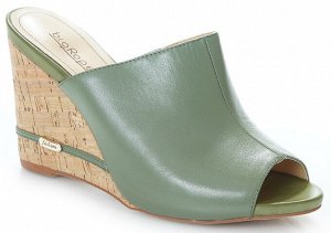 Шлепки Страна производитель: Китай
Размер женской обуви x: 35
Полнота обуви: Тип «F» или «Fx»
Вид обуви: Шлепанцы
Материал верха: Натуральная кожа
Материал подкладки: Натуральная кожа
Стиль: Городской