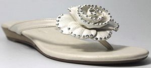 Шлепки Страна производитель: Китай
Вид обуви: Сланцы
Полнота обуви: Тип «F» или «Fx»
Материал верха: Натуральная кожа
Материал подкладки: Натуральная кожа
Стиль: Повседневный
Цвет: Белый
Каблук/Подошв