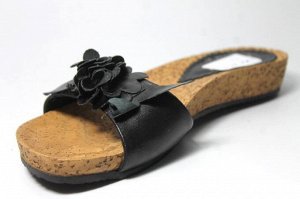 Шлепки Страна производитель: Турция
Размер женской обуви x: 36
Полнота обуви: Тип «F» или «Fx»
Вид обуви: Шлепанцы
Материал верха: Натуральная кожа
Материал подкладки: Без подкладки
Стиль: Повседневны