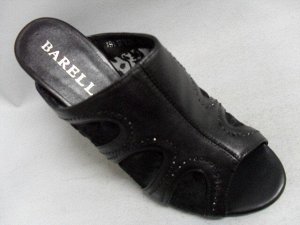 Шлепки Размер женской обуви x: 36
Полнота обуви: Тип «F» или «Fx»
Материал верха: Натуральная кожа
Материал подкладки: Натуральная кожа
Стиль: Городской
Цвет: Черный
Каблук/Подошва: Каблук
Высота кабл