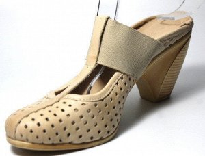 Шлепки Страна производитель: Турция
Размер женской обуви x: 36
Полнота обуви: Тип «F» или «Fx»
Материал верха: Натуральная кожа
Материал подкладки: Натуральная кожа
Стиль: Городской
Каблук/Подошва: Ка