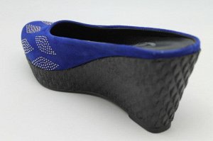 Шлепки Страна производитель: Турция
Размер женской обуви x: 36
Полнота обуви: Тип «F» или «Fx»
Материал верха: Замша
Материал подкладки: Натуральная кожа
Стиль: Городской
Каблук/Подошва: Танкетка
Высо