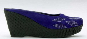 Шлепки Страна производитель: Турция
Вид обуви: Сабо/Клоги
Размер женской обуви x: 36
Полнота обуви: Тип «F» или «Fx»
Материал верха: Замша
Материал подкладки: Натуральная кожа
Стиль: Городской
Каблук/