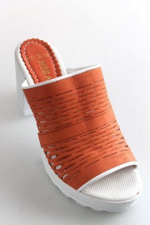 Шлепки Страна производитель: Турция
Вид обуви: Шлепанцы
Полнота обуви: Тип «F» или «Fx»
Материал верха: Натуральная кожа
Материал подкладки: Натуральная кожа
Стиль: Городской
Цвет: Оранжевый
Каблук/По