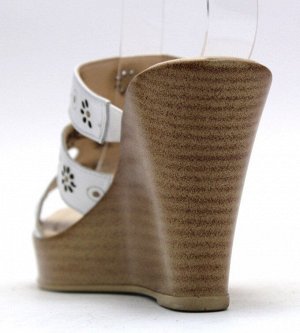 Шлепки Страна производитель: Китай
Полнота обуви: Тип «F» или «Fx»
Материал верха: Натуральная кожа
Материал подкладки: Натуральная кожа
Стиль: Городской
Цвет: Белый
Каблук/Подошва: Танкетка
Форма мыс