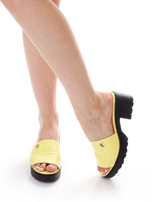 Шлепки Страна производитель: Турция
Полнота обуви: Тип «F» или «Fx»
Материал верха: Натуральная кожа
Цвет: Желтый
Материал подкладки: Натуральная кожа
Стиль: Городской
Форма мыска/носка: Закругленный
