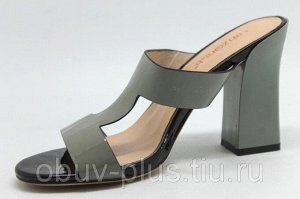 Шлепки Страна производитель: Китай
Вид обуви: Шлепанцы
Размер женской обуви x: 35
Полнота обуви: Тип «F» или «Fx»
Материал верха: Лаковая кожа натуральная
Материал подкладки: Натуральная кожа
Стиль: П