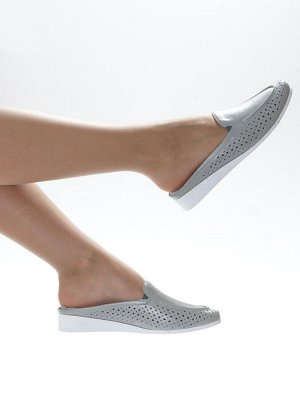 Шлепки Страна производитель: Китай
Размер женской обуви x: 36
Полнота обуви: Тип «F» или «Fx»
Вид обуви: Шлепанцы
Материал верха: Натуральная кожа
Материал подкладки: Натуральная кожа
Материал подошвы