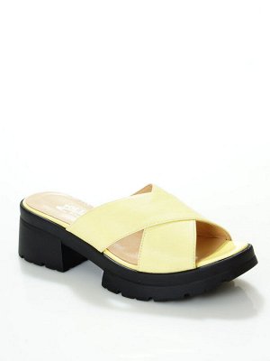 Шлепки Страна производитель: Турция
Полнота обуви: Тип «F» или «Fx»
Материал верха: Натуральная кожа
Цвет: Желтый
Материал подкладки: Натуральная кожа
Стиль: Повседневный
Форма мыска/носка: Закругленн
