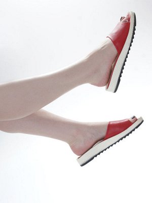 Шлепки Страна производитель: Турция
Полнота обуви: Тип «F» или «Fx»
Вид обуви: Шлепанцы
Материал верха: Натуральная кожа
Материал подкладки: Натуральная кожа
Стиль: Повседневный
Цвет: Красный
Высота к
