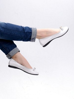Балетки Страна производитель: Китай
Сезон: Лето
Тип носка: Закрытый
Цвет: Белый
Размер женской обуви x: 36 \
Полнота обуви: Тип «F» или «Fx» \
Каблук/Подошва: Плоская подошва
Стиль: Повседневный
Матер