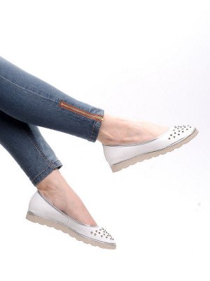 Балетки Страна производитель: Китай
Сезон: Лето
Тип носка: Закрытый
Цвет: Белый
Размер женской обуви x: 36 \
Полнота обуви: Тип «F» или «Fx» \
Высота каблука (см): 2
Стиль: Повседневный
Материал верха