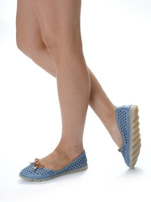 Балетки Страна производитель: Турция
Сезон: Лето
Тип носка: Закрытый
Размер женской обуви x: 36 \
Форма мыска/носка: Закругленный
Полнота обуви: Тип «F» или «Fx» \
Материал верха: Натуральная кожа
Мат