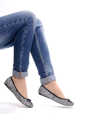 Балетки Страна производитель: Китай
Сезон: Лето
Тип носка: Закрытый
Размер женской обуви x: 36 \
Полнота обуви: Тип «F» или «Fx» \
Каблук/Подошва: Плоская подошва
Стиль: Повседневный
Материал верха: Н